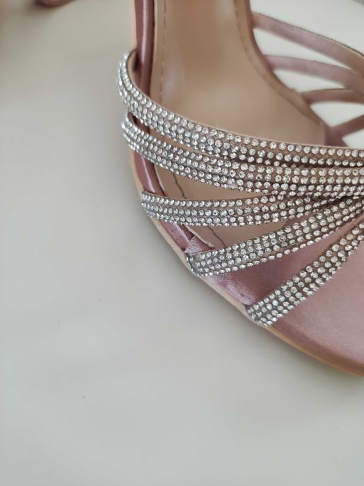 Różowe szpilki DeeZee 40