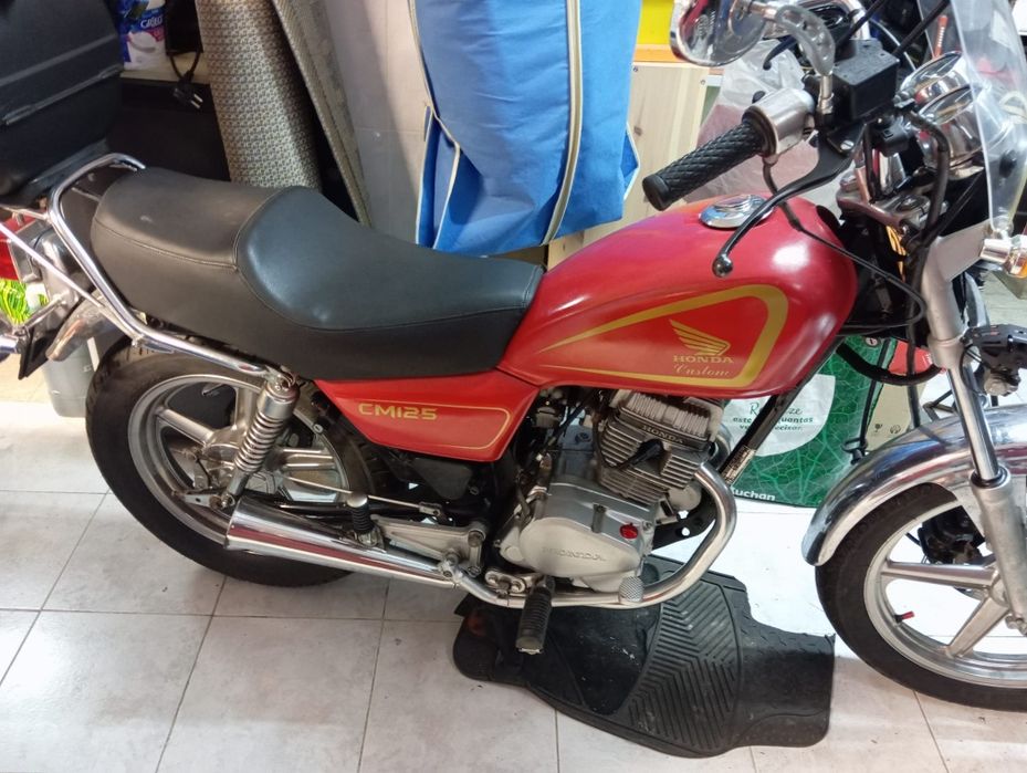 Honda CM 125 bicilindrica