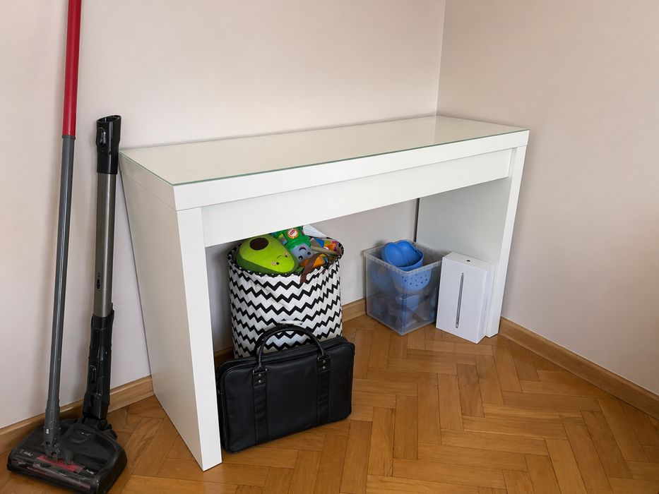 Sprzedam biurko toaletka Ikea Malm