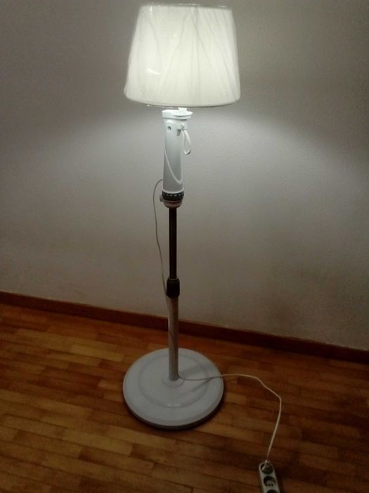Candeeiro de  pé