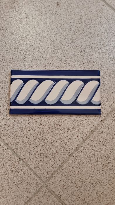 Faixas pintadas à mão