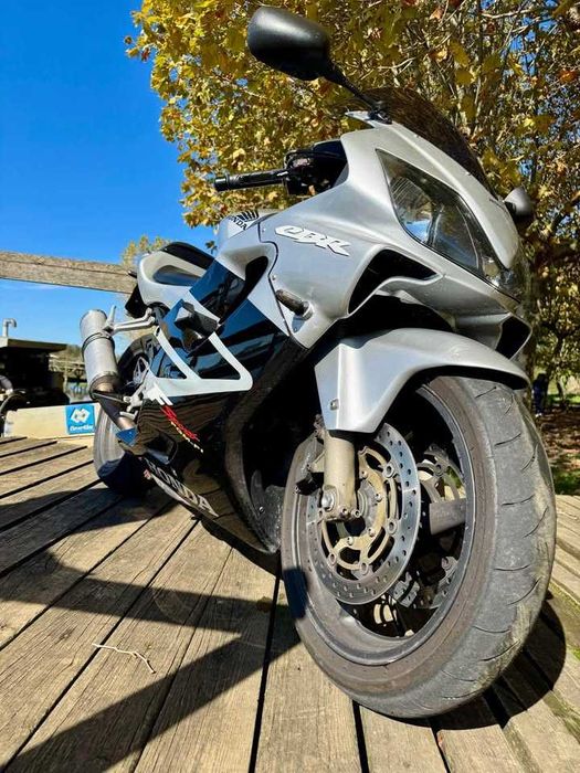 Honda CBR 600 F4i (2002)