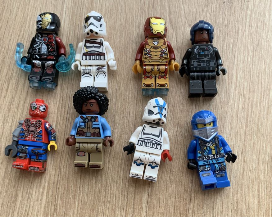 Lego чоловічки і зброя