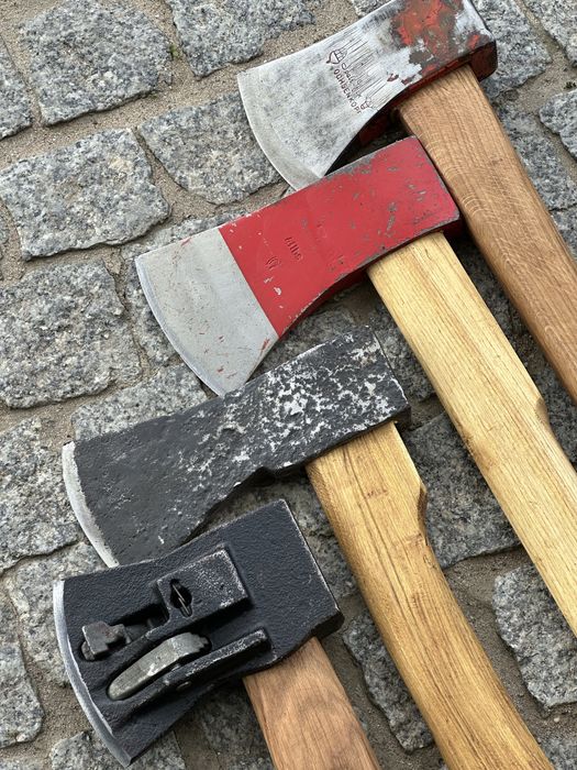 Niemiecka cechowana siekiera.