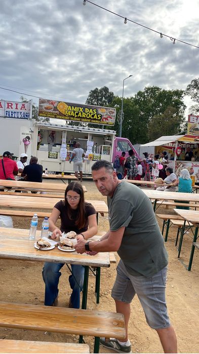 Vendo FOOD TRUCK pronta a trabalhar e legalizado Renault master  Bifanas , Cocktail e Maçarocas  30.000€