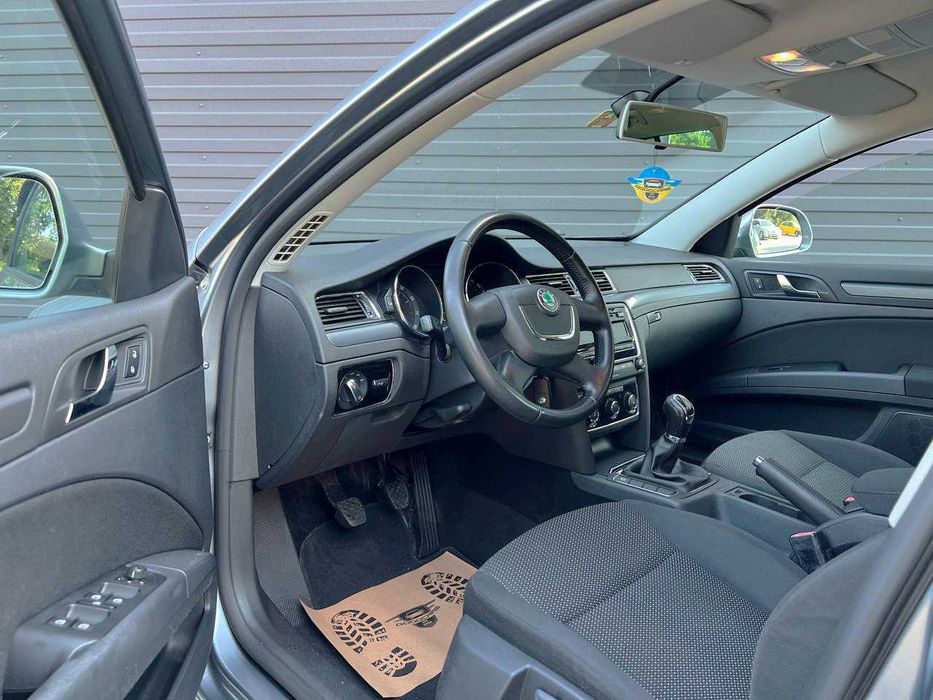 Skoda Superb 2011