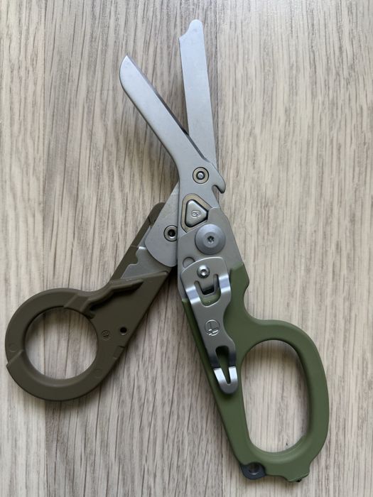 Продам нові ножиці Leatherman Raptor Rescue з чохлом