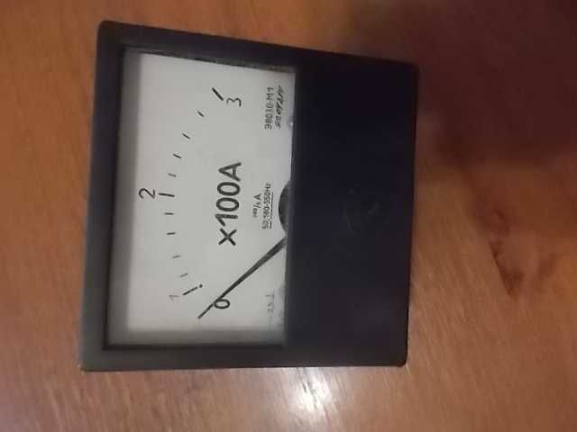 Амперметр щитовий стрілочний М381.