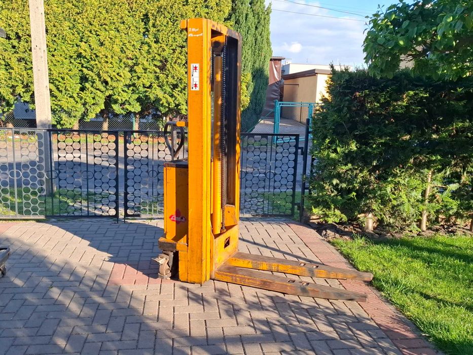 Wózek paletowy, paleciak JUNGHENRICH z wieżą