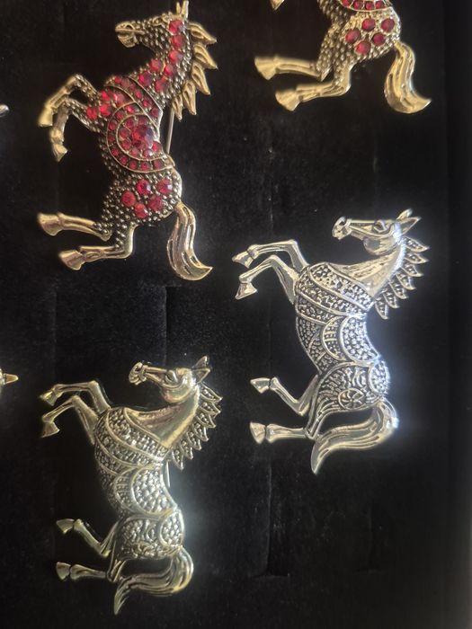 Брошь , символ 2026г , год лошади