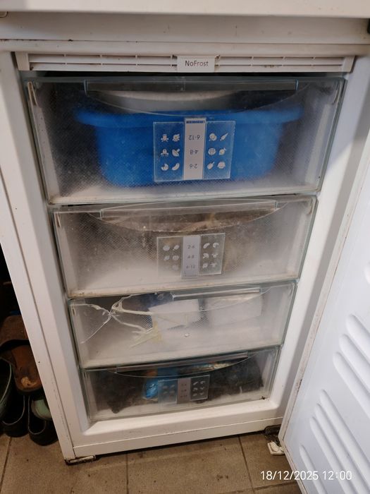 Холодильник Liebherr CUN3923