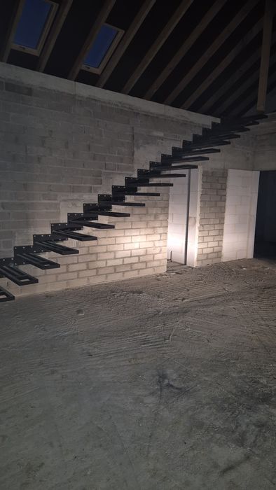 schody półkowe  lewitujace stelaż