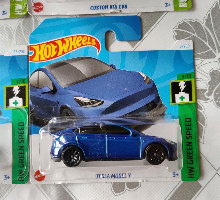 4×Hot Wheels Tesla Ford Cupra
