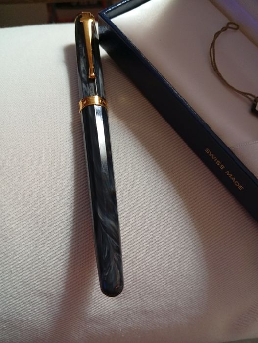 Caneta de tinta permanente CARAN d'ACHE