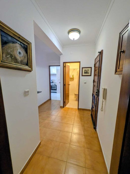 Apartamento T3 com arrecadação e garagem em S. Carlos