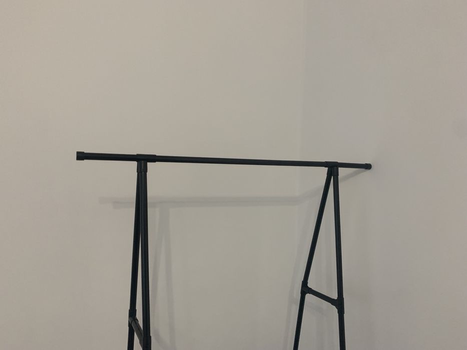 Пересувна вішалка для підлоги THE NEW COAT RACK Чорний. Вішалка. Одяг.