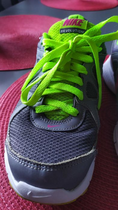 Nike revolution 38.5 damskie