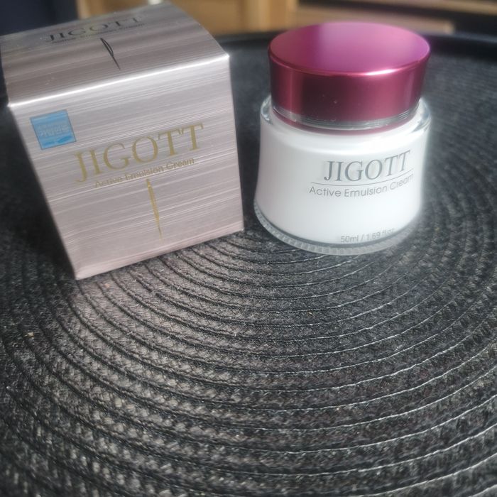 Krem jigott cera sucha