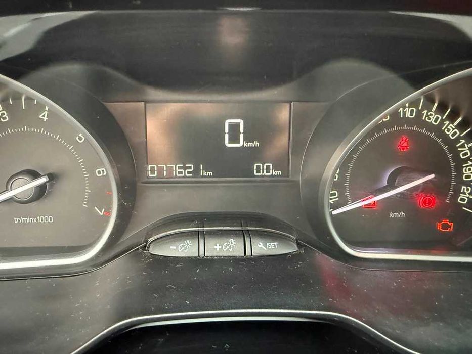 Peugeot 208 1.2VTi 82Cv Style 70.000Km 12/2015