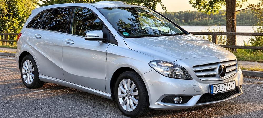 Mercedes W 246 BENZYNA B180