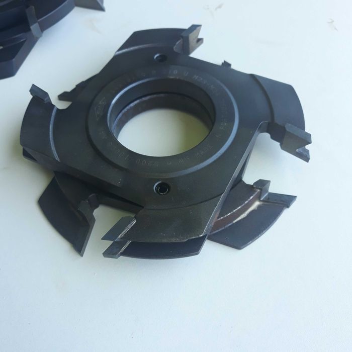 Freses para tupias ou moluradouras