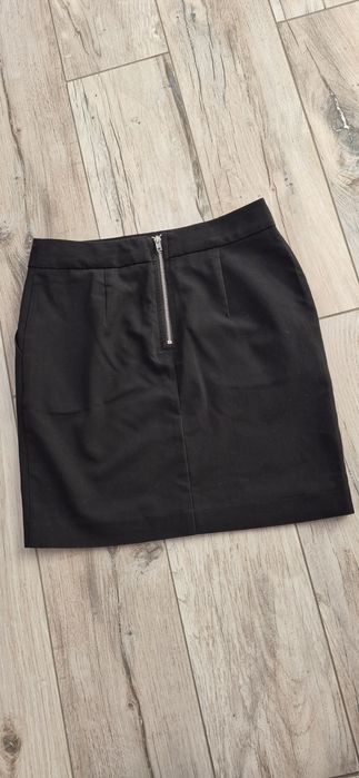 Czarna spodniczka New Look r.140