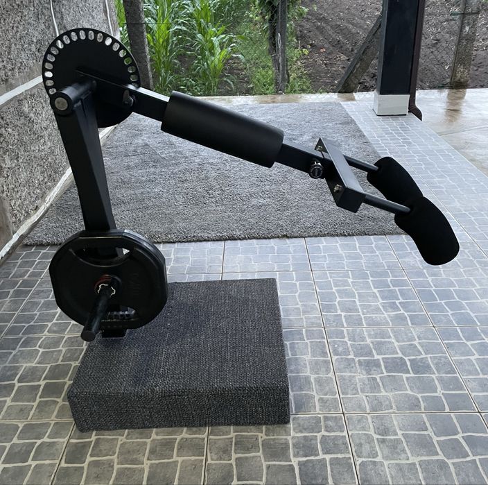 Vendo maquina de agachamento e triceps