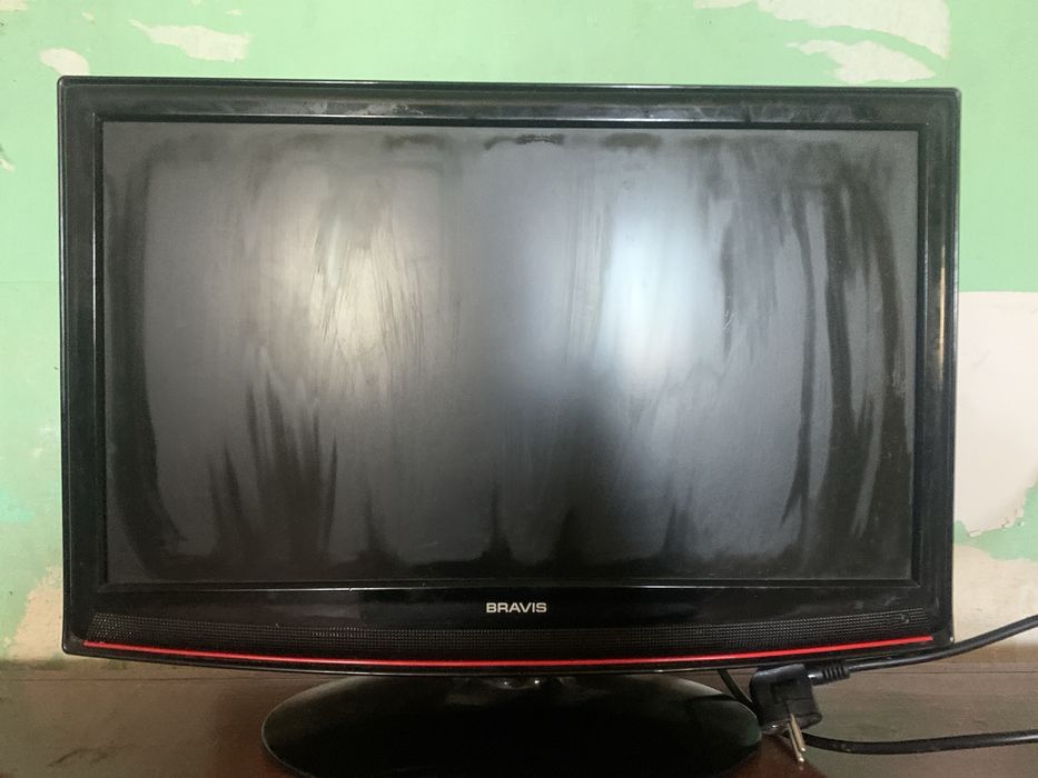 Продам телевизор bravis модель lcc-2240