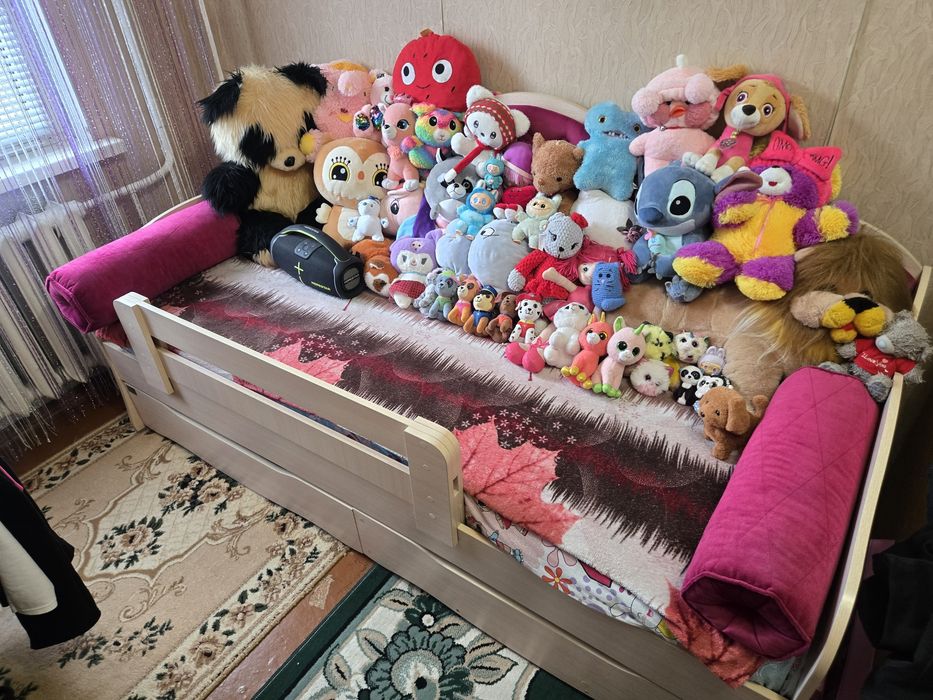 Дитяче ліжко для дівчинки Lion Л-6 з 2 ящиками та подушками 90х200 см Малиновий