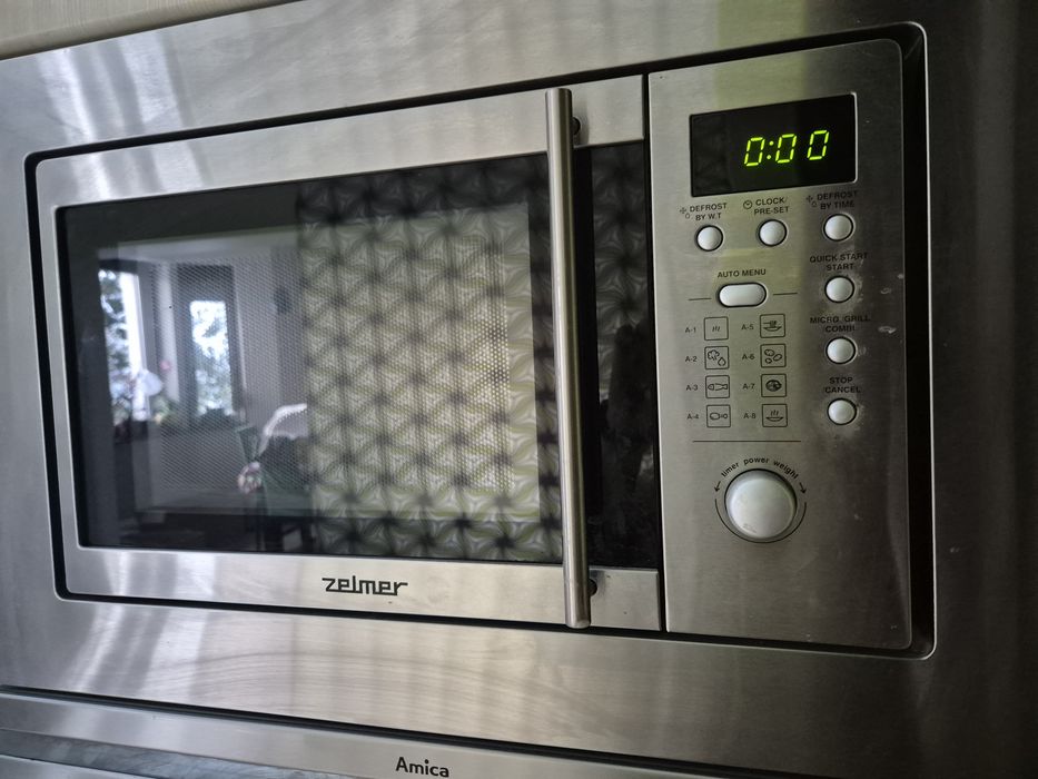 Zestaw mebli kuchennych z sprzętem