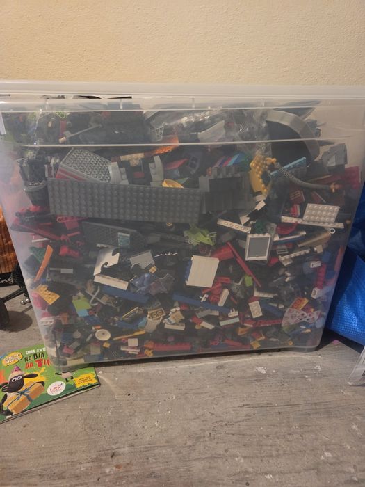 Caixa de 20 k de legos (2011 2024)