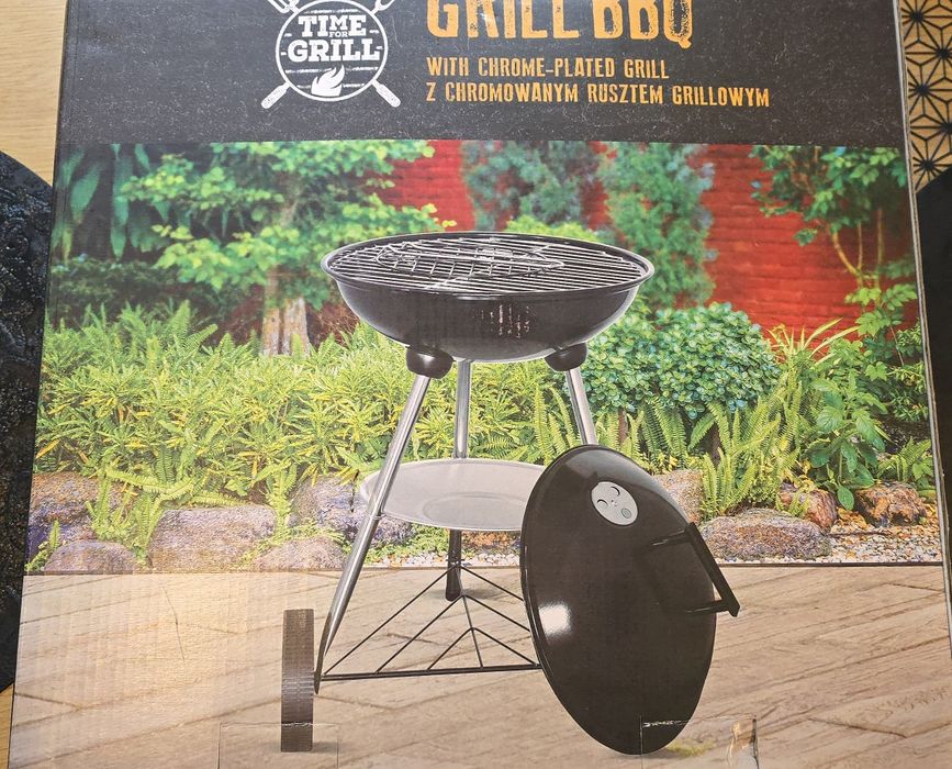 Grill 37 cm średnicy z wysokiej jakości stali.