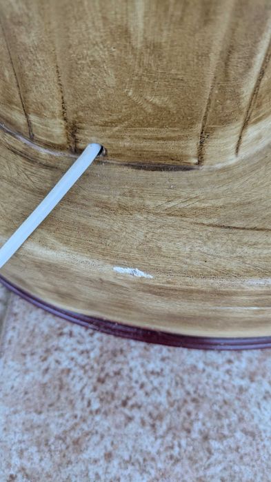 Candeeiro de Sala com estátua de mulher em cerâmica