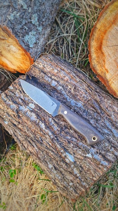 Nóż Bushcraft  model Lesok