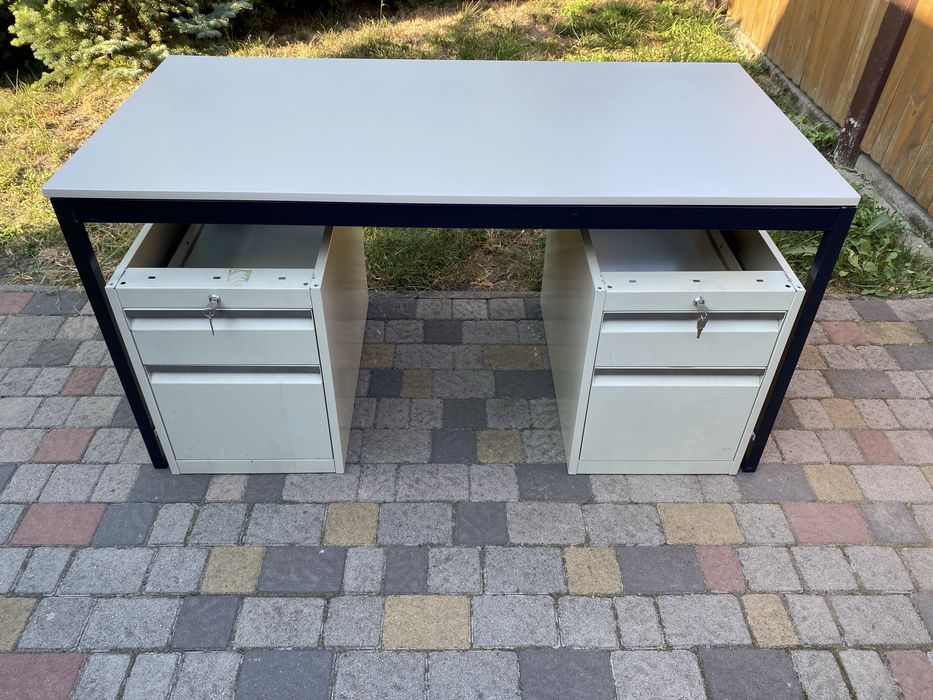 Металевий гаражний стіл верстак