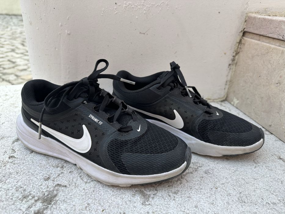 Ténis NIKE tamanho 35,5