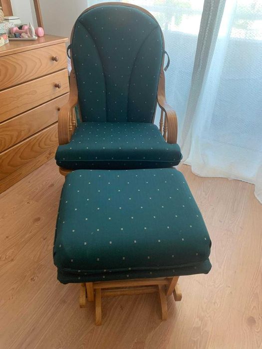 Cadeira de Baloiço + apoio para os pés // Como nova!
