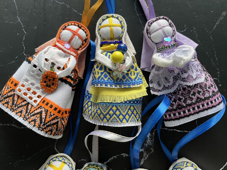 Підвіска в автомобіль Автопідвіска Мотанка Різнокольорові ляльки