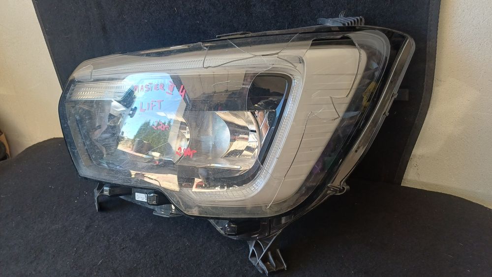 Lampa przednia lewa renault megane lV 4  22r