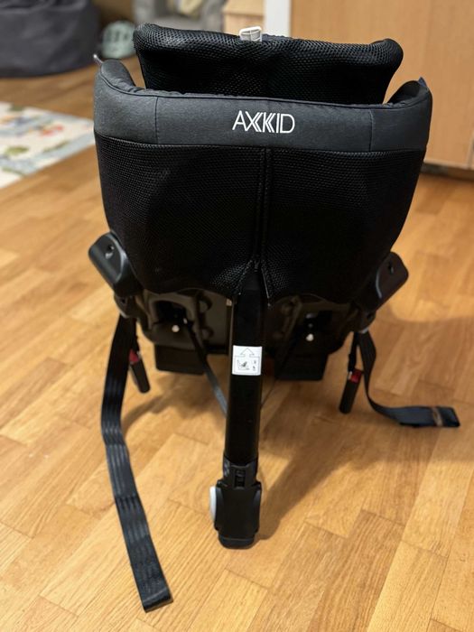 Fotelik samochodowy Axkid Minikid 2.0 Rwf Black 9-25Kg