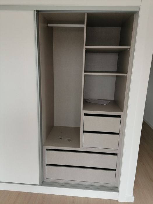 Carpintariatt Fábrica de cozinhas e Roupeiros por Medida de Excelênc