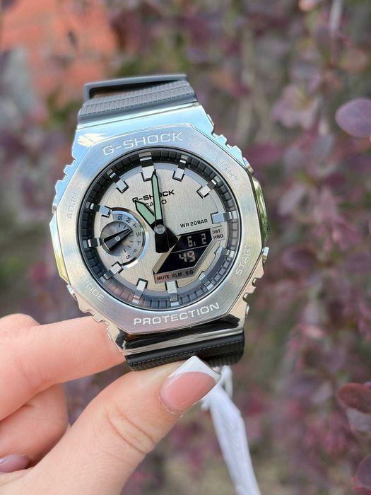 Чоловічий годинник CASIO G-SHOCK GM-2100-1A.