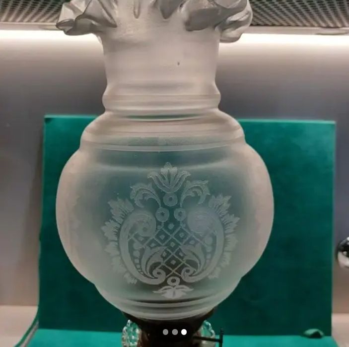 Candeeiro em vidro antigo