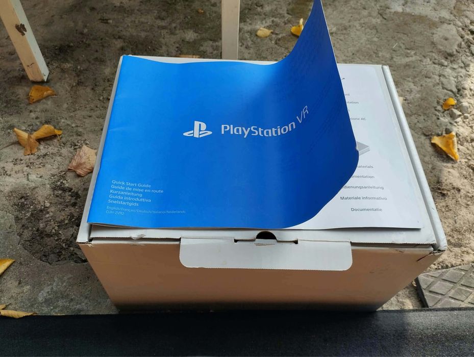 Google do ps 4 z kamerą, dwoma kontrolerami i okablowaniem