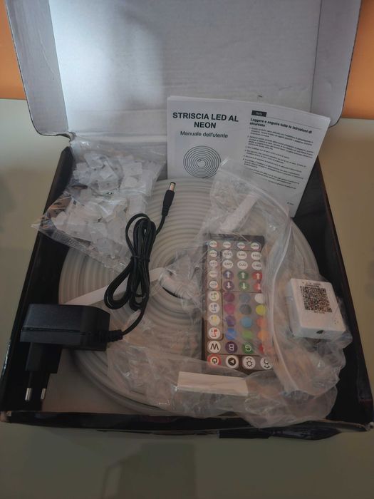 RGB LED Neon Rope Lights 15M, Cont de Sincro de Música com App/Remoto