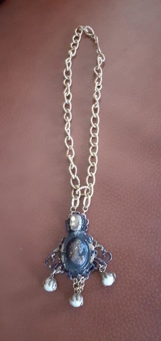 Colares vários para desocuoar