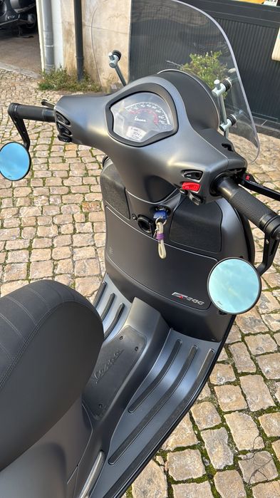 Vespa 300 GTS +Top Case + vidro proteção + Termignoni completo