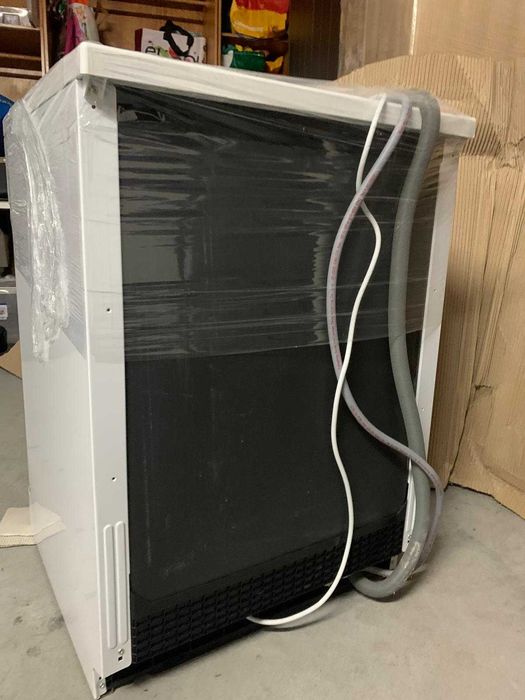 Máquina de lavar loiça Hisense quase nova (3 meses de uso) – impecável