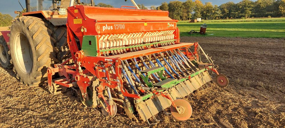 Zestaw uprawowo-siewny Unia PLUS T 700 P