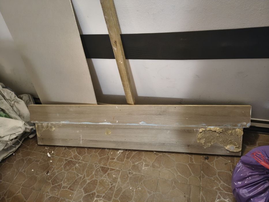 Parapet pod okno